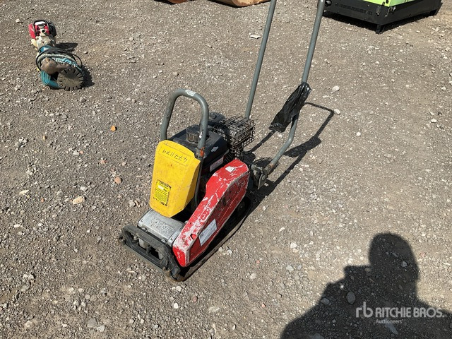 Wacker Neuson Vibratory Plate Compactor - Lapvibrátor: 2 kép. Wacker Neuson Vibratory Plate Compactor - Lapvibrátor: 2 kép.