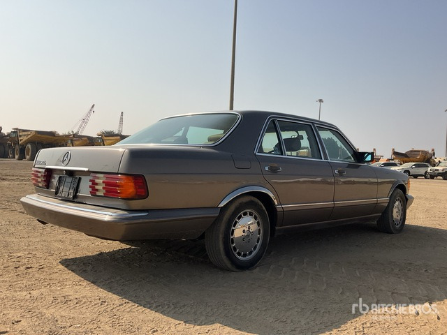 1989 Mercedes-Benz 560SEL Classic Car - Autó: 3 kép. 1989 Mercedes-Benz 560SEL Classic Car - Autó: 3 kép.