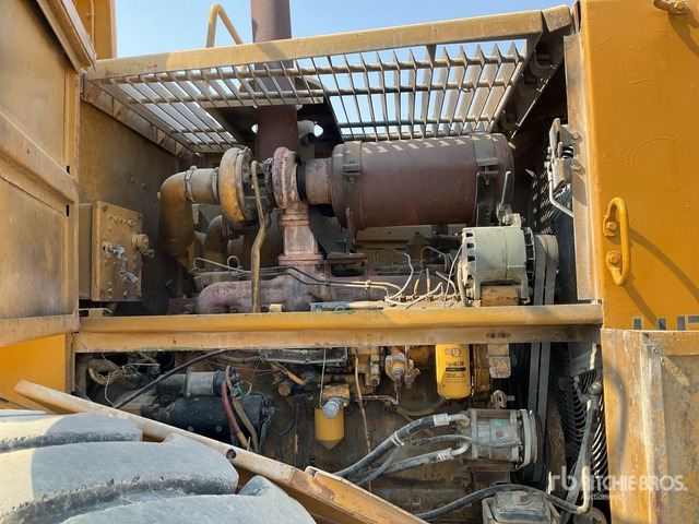 1991 Cat 966F - Gumikerekes homlokrakodó: 5 kép. 1991 Cat 966F - Gumikerekes homlokrakodó: 5 kép.