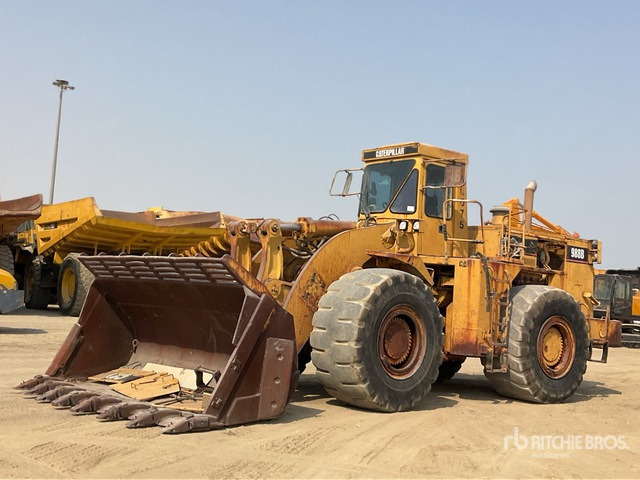 1992 Cat 988B - Gumikerekes homlokrakodó: 1 kép. 1992 Cat 988B - Gumikerekes homlokrakodó: 1 kép.