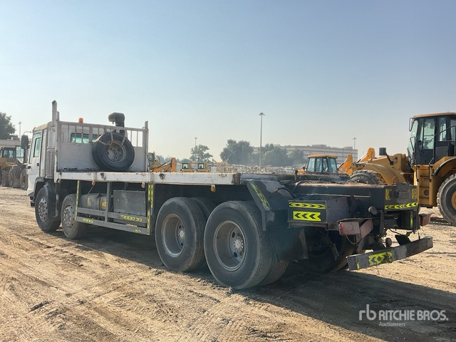 1997 Volvo FH 8x4 Twin-Steer Flatbed Truck - Platós teherautó: 2 kép. 1997 Volvo FH 8x4 Twin-Steer Flatbed Truck - Platós teherautó: 2 kép.