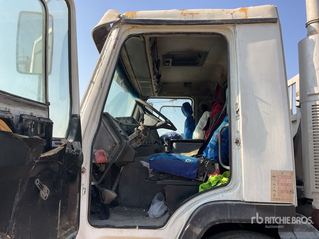 1997 Volvo FH 8x4 Twin-Steer Flatbed Truck - Platós teherautó: 5 kép. 1997 Volvo FH 8x4 Twin-Steer Flatbed Truck - Platós teherautó: 5 kép.