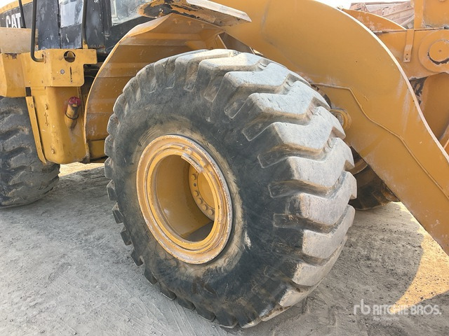2000 Cat 966G Wheel Loader - Gumikerekes homlokrakodó: 5 kép. 2000 Cat 966G Wheel Loader - Gumikerekes homlokrakodó: 5 kép.