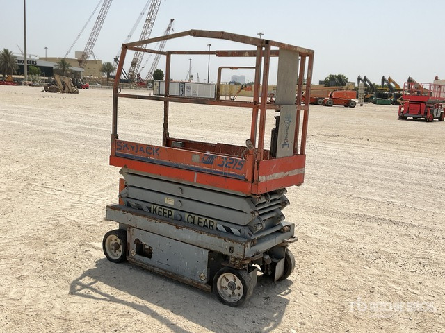 2001 Skyjack SJIII3219 Scissor Lift - Ollós emelő: 3 kép. 2001 Skyjack SJIII3219 Scissor Lift - Ollós emelő: 3 kép.