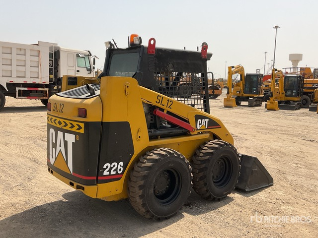 2002 Cat 226 - Mini homlokrakodó: 3 kép. 2002 Cat 226 - Mini homlokrakodó: 3 kép.