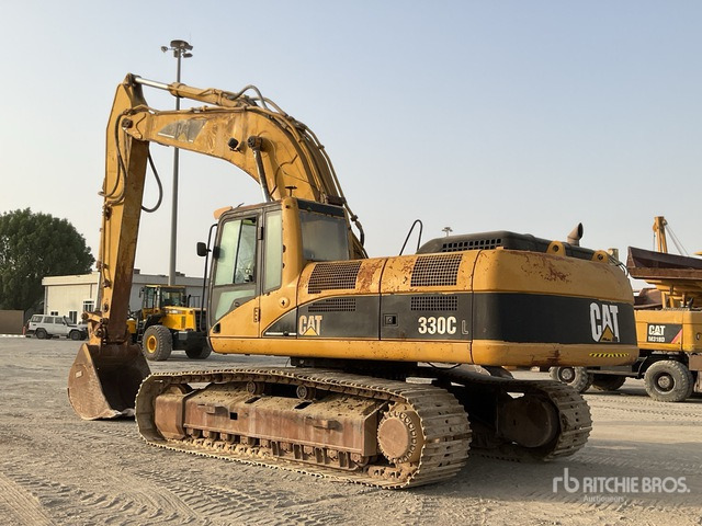 2002 Cat 330CL - Lánctalpas kotró: 4 kép. 2002 Cat 330CL - Lánctalpas kotró: 4 kép.