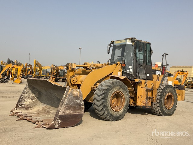 2002 Cat 962G - Gumikerekes homlokrakodó: 1 kép. 2002 Cat 962G - Gumikerekes homlokrakodó: 1 kép.