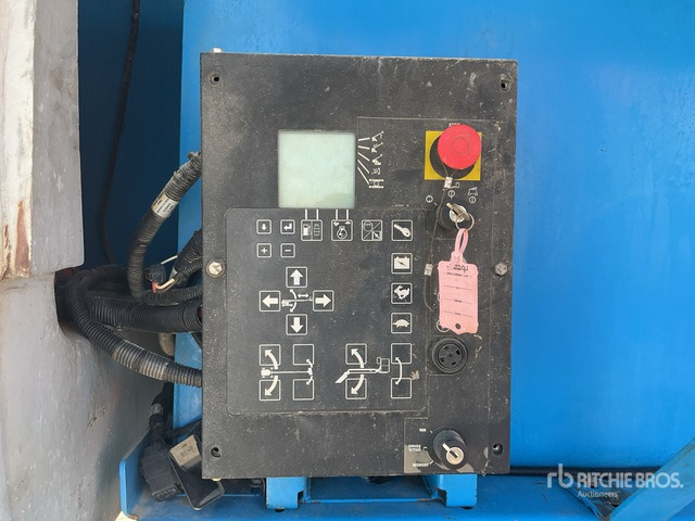 2002 Genie S125 4WD Diesel Telescopic Boom Lift - Teleszkópos emelő: 5 kép. 2002 Genie S125 4WD Diesel Telescopic Boom Lift - Teleszkópos emelő: 5 kép.