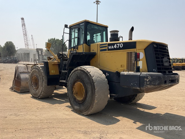 2002 Komatsu WA470-5 Wheel Loader - Gumikerekes homlokrakodó: 2 kép. 2002 Komatsu WA470-5 Wheel Loader - Gumikerekes homlokrakodó: 2 kép.