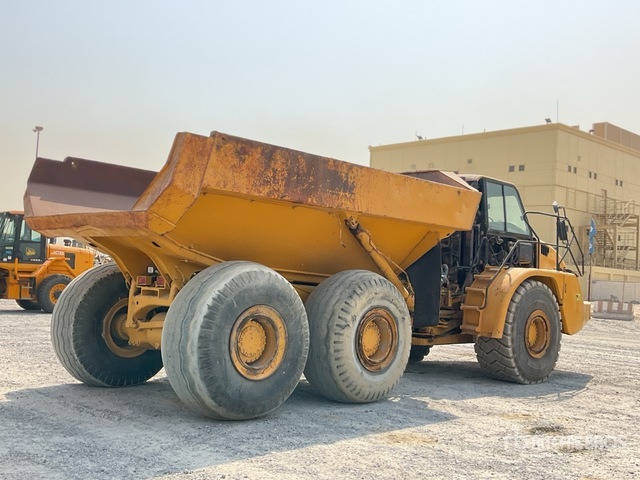 2004 Cat 740 - Csuklós dömper: 3 kép. 2004 Cat 740 - Csuklós dömper: 3 kép.