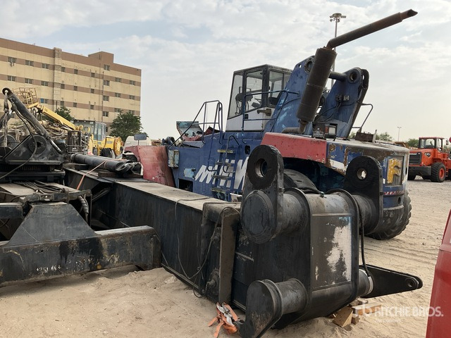 2004 Fantuzzi CS45KM 45 ton (Inoperable) Container Handler - Konténer targoncá: 4 kép. 2004 Fantuzzi CS45KM 45 ton (Inoperable) Container Handler - Konténer targoncá: 4 kép.