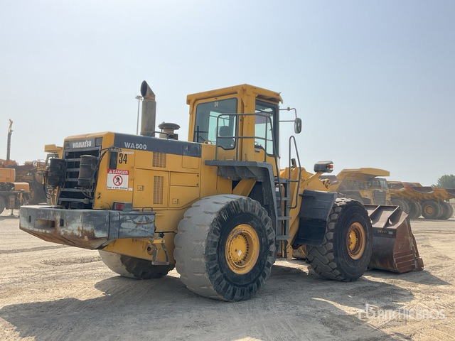 2004 Komatsu WA500-3 - Gumikerekes homlokrakodó: 4 kép. 2004 Komatsu WA500-3 - Gumikerekes homlokrakodó: 4 kép.