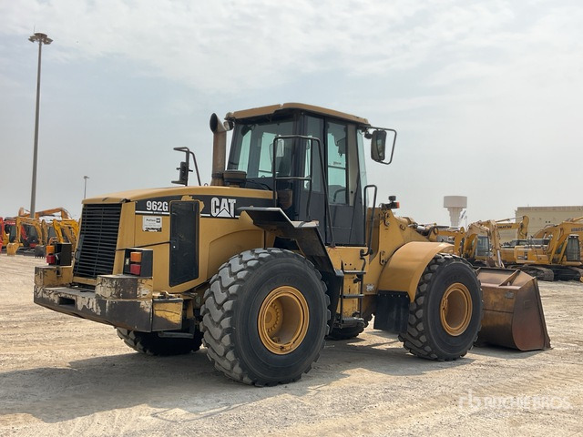 2005 Cat 962G Series II - Gumikerekes homlokrakodó: 3 kép. 2005 Cat 962G Series II - Gumikerekes homlokrakodó: 3 kép.