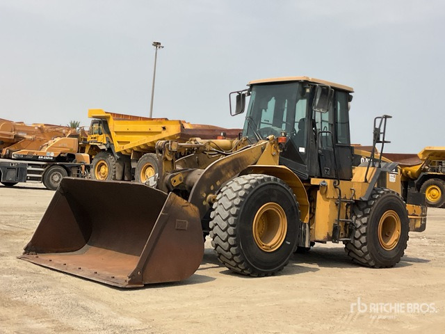 2005 Cat 962G Series II - Gumikerekes homlokrakodó: 2 kép. 2005 Cat 962G Series II - Gumikerekes homlokrakodó: 2 kép.