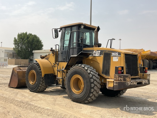 2005 Cat 962G Series II - Gumikerekes homlokrakodó: 4 kép. 2005 Cat 962G Series II - Gumikerekes homlokrakodó: 4 kép.
