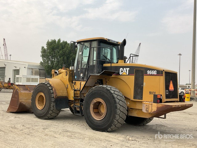 2005 Cat 966G Series II - Gumikerekes homlokrakodó: 4 kép. 2005 Cat 966G Series II - Gumikerekes homlokrakodó: 4 kép.
