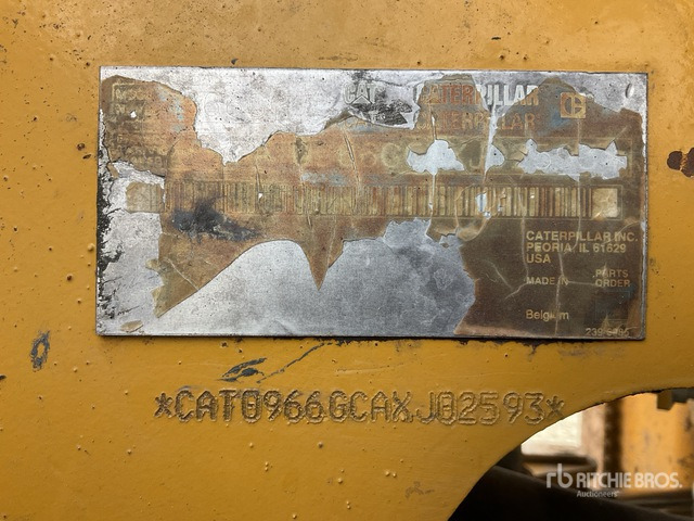 2005 Cat 966G Series II Wheel Loader - Gumikerekes homlokrakodó: 1 kép. 2005 Cat 966G Series II Wheel Loader - Gumikerekes homlokrakodó: 1 kép.