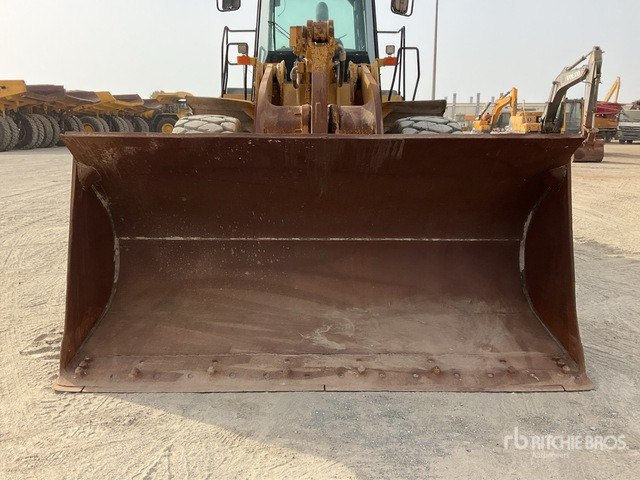 2005 Cat 966G Series II Wheel Loader - Gumikerekes homlokrakodó: 5 kép. 2005 Cat 966G Series II Wheel Loader - Gumikerekes homlokrakodó: 5 kép.