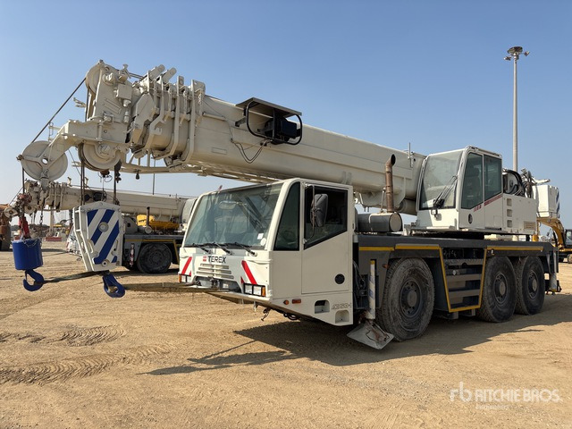 2006 Terex-Demag AC50-1 50 ton 6x6x6 All Terrain Crane - Terepjáró autódaru: 1 kép. 2006 Terex-Demag AC50-1 50 ton 6x6x6 All Terrain Crane - Terepjáró autódaru: 1 kép.