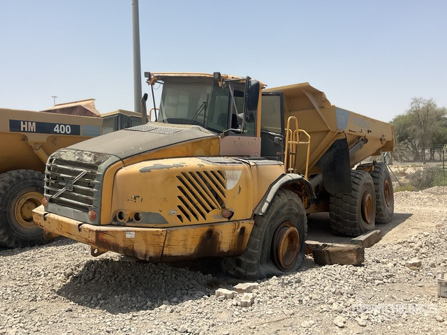 2006 Volvo A40D (Inoperable) Articulated Dump Truck - Csuklós dömper: 2 kép. 2006 Volvo A40D (Inoperable) Articulated Dump Truck - Csuklós dömper: 2 kép.