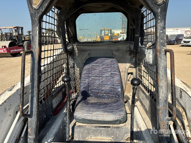 2007 Bobcat S150 Skid Steer Loader - Mini homlokrakodó: 5 kép. 2007 Bobcat S150 Skid Steer Loader - Mini homlokrakodó: 5 kép.