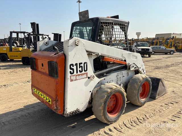 2007 Bobcat S150 Skid Steer Loader - Mini homlokrakodó: 3 kép. 2007 Bobcat S150 Skid Steer Loader - Mini homlokrakodó: 3 kép.