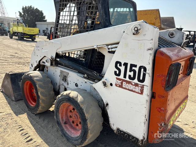 2007 Bobcat S150 Skid Steer Loader - Mini homlokrakodó: 4 kép. 2007 Bobcat S150 Skid Steer Loader - Mini homlokrakodó: 4 kép.