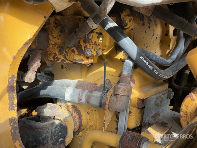 2007 Cat 966H - Gumikerekes homlokrakodó: 5 kép. 2007 Cat 966H - Gumikerekes homlokrakodó: 5 kép.