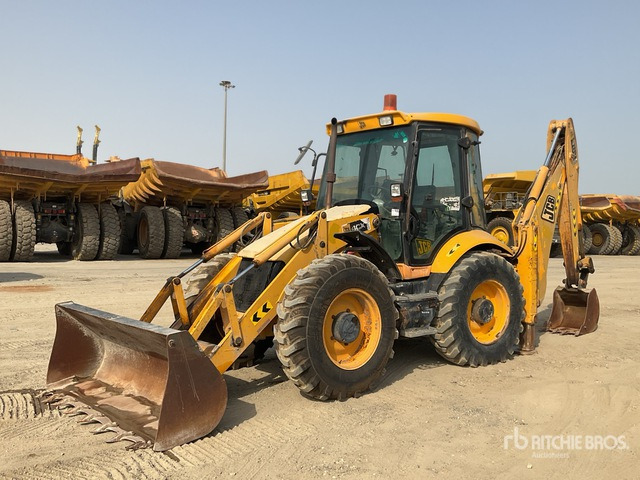 2007 JCB 4CX 4x4x4 Backhoe Loader - Kotrórakodó: 1 kép. 2007 JCB 4CX 4x4x4 Backhoe Loader - Kotrórakodó: 1 kép.