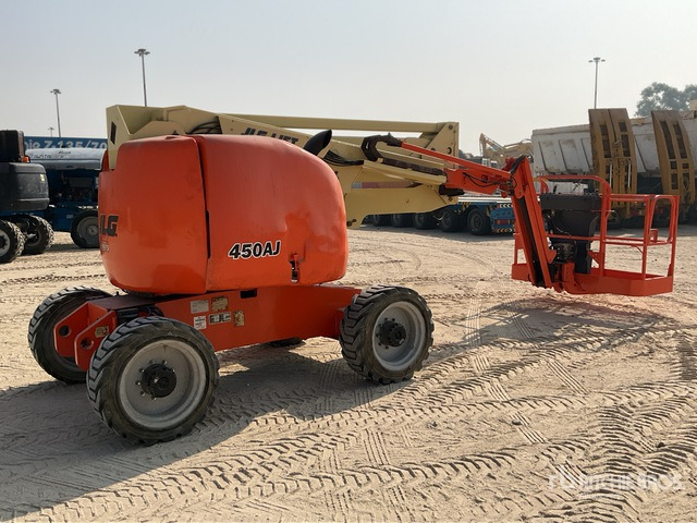 2007 JLG 450AJ 4WD Diesel Articulating Boom Lift - Személyemelő: 3 kép. 2007 JLG 450AJ 4WD Diesel Articulating Boom Lift - Személyemelő: 3 kép.