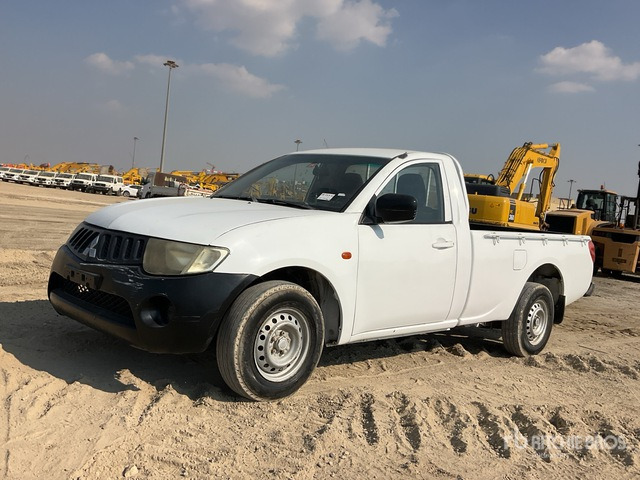 2007 Mitsubishi L200 4x2 Pickup - Pickup: 1 kép. 2007 Mitsubishi L200 4x2 Pickup - Pickup: 1 kép.
