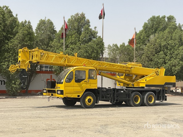 2007 XCMG QY20 20 ton 6x4 Hydraulic Truck Crane - Autódaru: 2 kép. 2007 XCMG QY20 20 ton 6x4 Hydraulic Truck Crane - Autódaru: 2 kép.