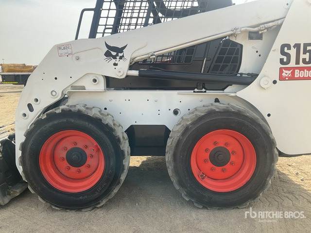 2008 Bobcat S150 - Mini homlokrakodó: 5 kép. 2008 Bobcat S150 - Mini homlokrakodó: 5 kép.