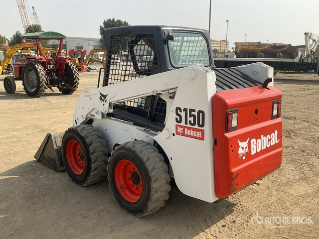 2008 Bobcat S150 - Mini homlokrakodó: 4 kép. 2008 Bobcat S150 - Mini homlokrakodó: 4 kép.
