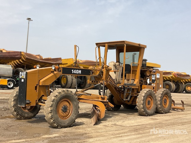 2008 Cat 140H - Gréder: 1 kép. 2008 Cat 140H - Gréder: 1 kép.