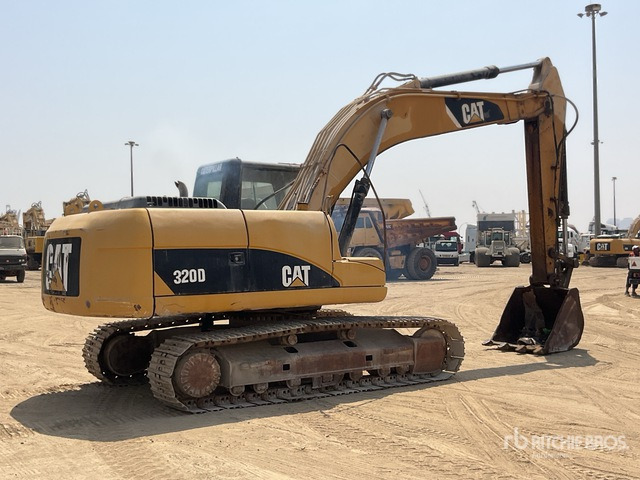 2008 Cat 320D Tracked Excavator - Lánctalpas kotró: 3 kép. 2008 Cat 320D Tracked Excavator - Lánctalpas kotró: 3 kép.