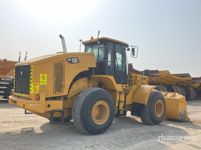 2008 Cat 966H - Gumikerekes homlokrakodó: 3 kép. 2008 Cat 966H - Gumikerekes homlokrakodó: 3 kép.