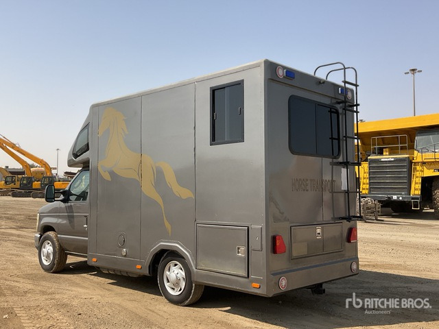 2008 Ford F-350 4x2 Horse Transporting Truck :Misc. Truck - Lószállító kamion: 3 kép. 2008 Ford F-350 4x2 Horse Transporting Truck :Misc. Truck - Lószállító kamion: 3 kép.