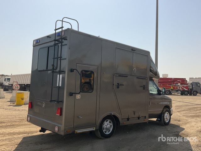 2008 Ford F-350 4x2 Horse Transporting Truck :Misc. Truck - Lószállító kamion: 4 kép. 2008 Ford F-350 4x2 Horse Transporting Truck :Misc. Truck - Lószállító kamion: 4 kép.