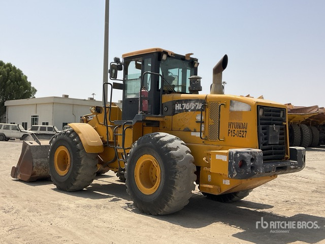 2008 Hyundai HL760-7A - Gumikerekes homlokrakodó: 4 kép. 2008 Hyundai HL760-7A - Gumikerekes homlokrakodó: 4 kép.