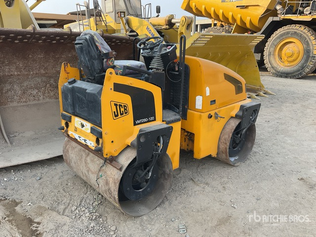 2008 JCB VMT260 - Henger: 4 kép. 2008 JCB VMT260 - Henger: 4 kép.