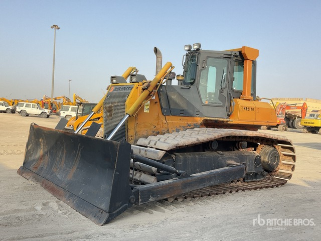 2008 Komatsu D65PX-15 - Buldózer: 1 kép. 2008 Komatsu D65PX-15 - Buldózer: 1 kép.