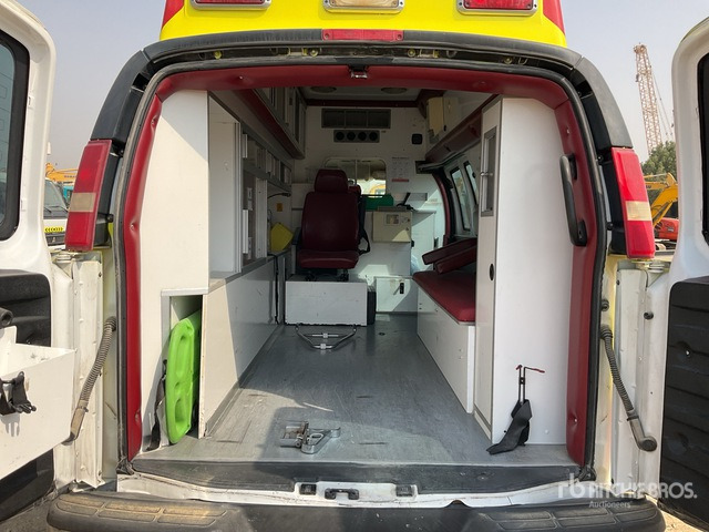2009 Chevrolet Express G3500 4x4 Ambulance - Szárzúzó/ Mulcsozó: 5 kép. 2009 Chevrolet Express G3500 4x4 Ambulance - Szárzúzó/ Mulcsozó: 5 kép.