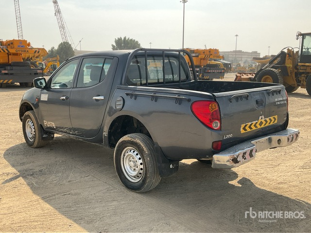 2009 Mitsubishi L200 4x4 Crew Cab Pickup - Pickup: 2 kép. 2009 Mitsubishi L200 4x4 Crew Cab Pickup - Pickup: 2 kép.