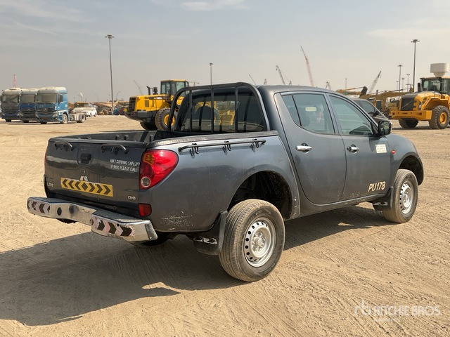 2009 Mitsubishi L200 4x4 Crew Cab Pickup - Pickup: 3 kép. 2009 Mitsubishi L200 4x4 Crew Cab Pickup - Pickup: 3 kép.
