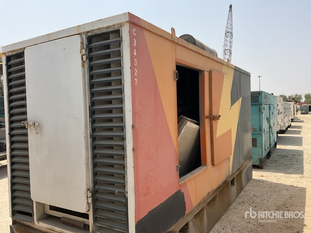 2010 Cummins 344 kVA Skid-Mounted (Inoperable) Generator Set - Áramfejlesztő: 4 kép. 2010 Cummins 344 kVA Skid-Mounted (Inoperable) Generator Set - Áramfejlesztő: 4 kép.
