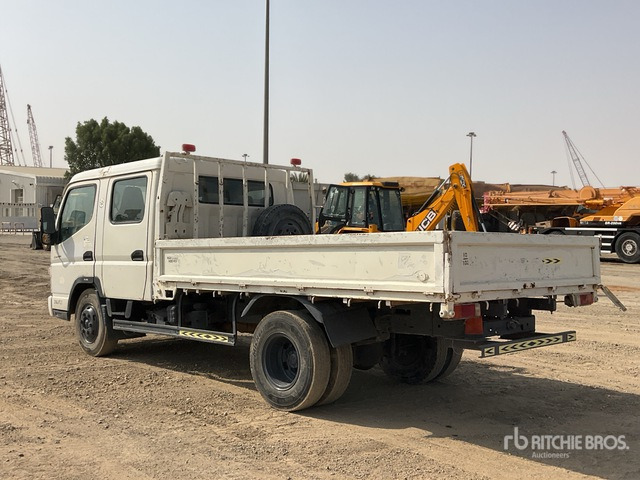 2010 Mitsubishi Canter 4x2 Crew Cab Flatbed Truck - Platós teherautó: 3 kép. 2010 Mitsubishi Canter 4x2 Crew Cab Flatbed Truck - Platós teherautó: 3 kép.