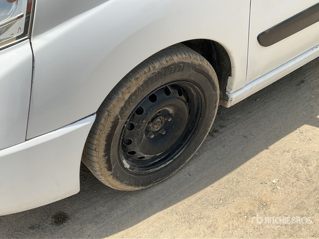 2010 Peugeot Expert Tepee - Kisbusz: 5 kép. 2010 Peugeot Expert Tepee - Kisbusz: 5 kép.