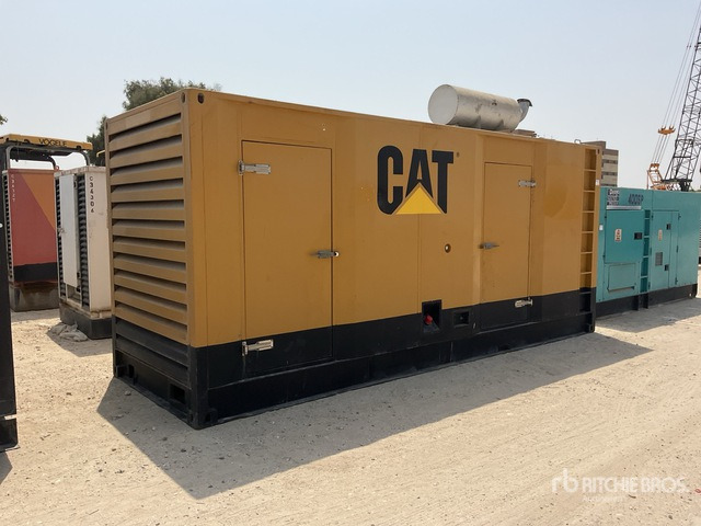 2011 Cat LC6 455 kVA Skid-Mounted Generator Set - Áramfejlesztő: 2 kép. 2011 Cat LC6 455 kVA Skid-Mounted Generator Set - Áramfejlesztő: 2 kép.