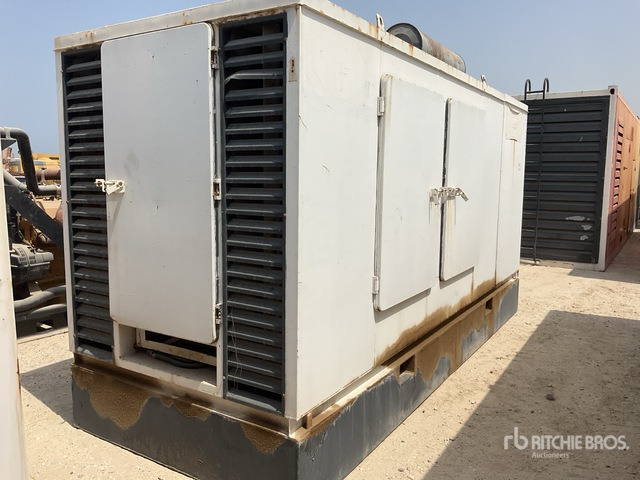 2011 Cummins 344 kVA Skid-Mounted (Inoperable) Generator Set - Áramfejlesztő: 1 kép. 2011 Cummins 344 kVA Skid-Mounted (Inoperable) Generator Set - Áramfejlesztő: 1 kép.